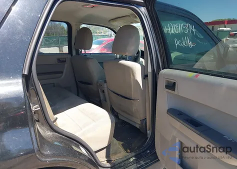 2011 Ford Escape Xlt из США, поврежденный, VIN 1FMCU9DG8BKA57174